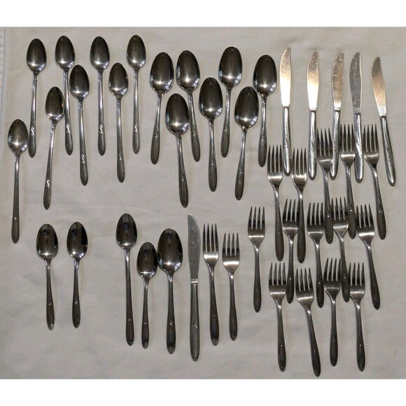 42 Piece VIBRANT Superior Stainless Steel INTERNATIONAL Flatware Set Vintage - Picture 1 of 10